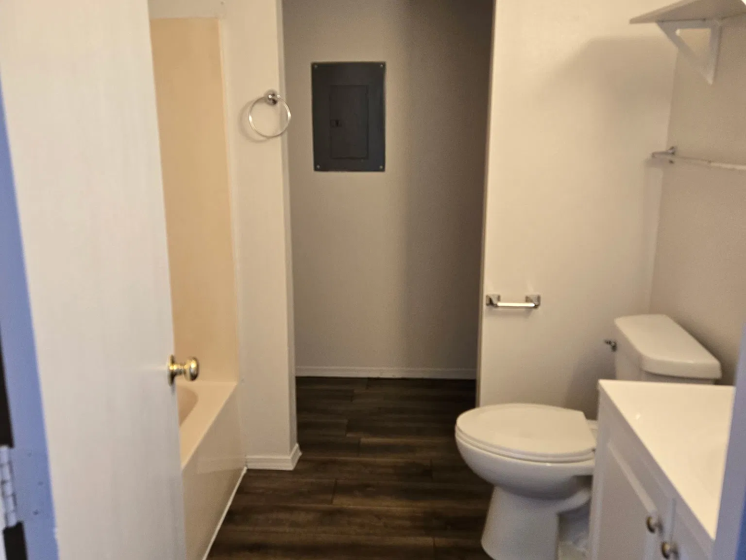 2 bed, 720 sqft, $975 — Photo 3