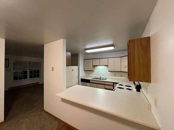 5th image of 713 Clinton St APT 206
