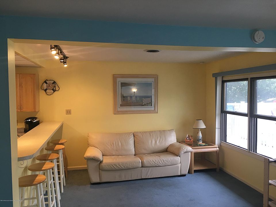 1st image of 202 Hamilton Ave Unit 10