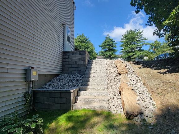 3rd image of 286 Winding Pond Road #286