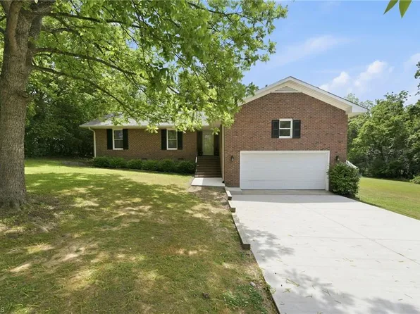 503 E Orange St, Mebane, NC 27302