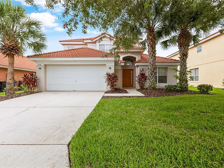 239 Carrera Ave — Photo 1