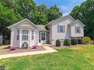 38990 Lupes Ct, Mechanicsville, MD 20659