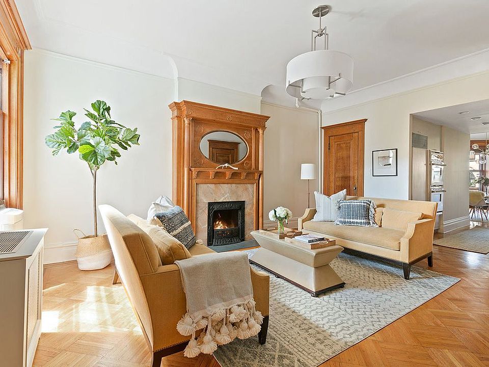 1st image of 298 Garfield Pl APT 3