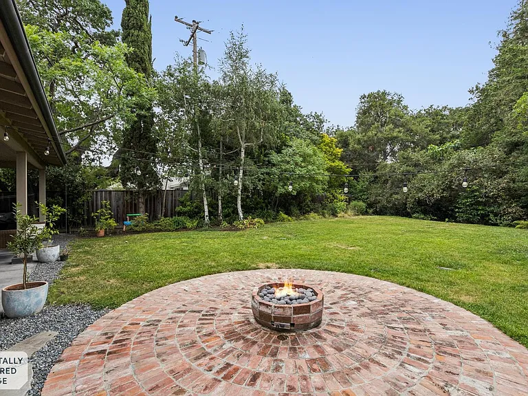 3708 Laguna Ave — Photo 28