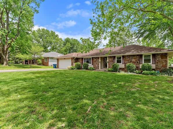 4446 S Holiday Avenue, Springfield, MO 65810