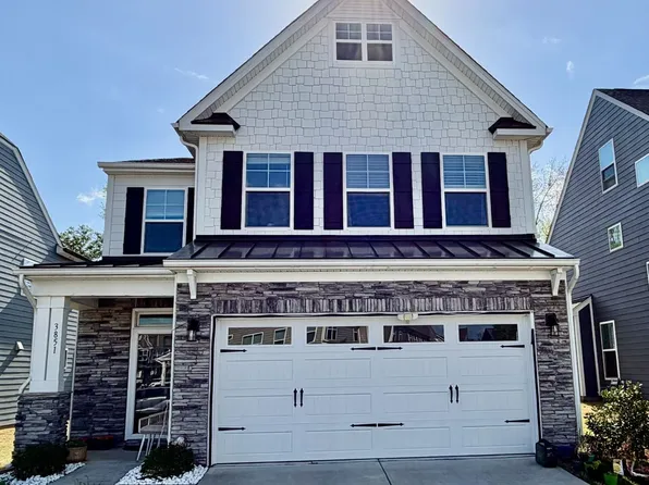 3851 Center Place Dr, Harrisburg, NC 28075