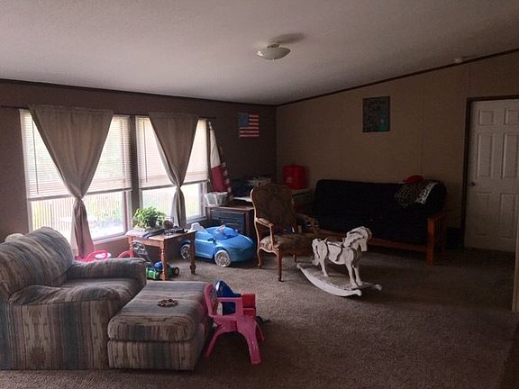 3rd image of 802 Cozy Cove St