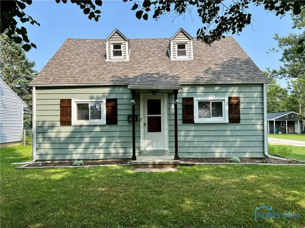 809 Cherry St, Genoa, OH 43430