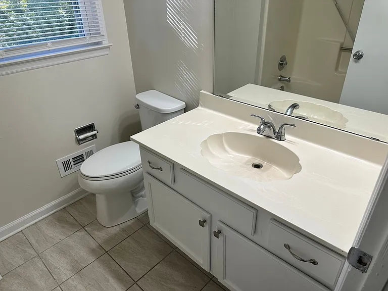 4307 Saxonbury Way — Photo 13