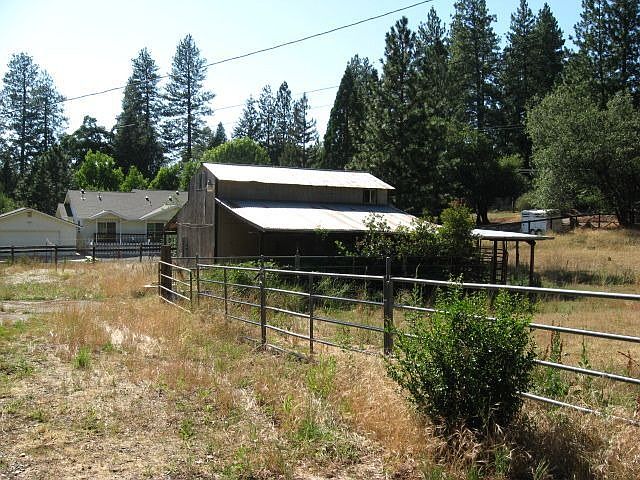 2nd image of 752 Green Valley Ln