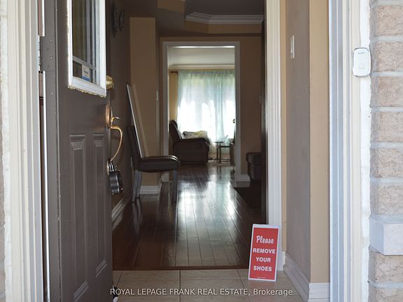 3rd image of 61 Summerside Ave