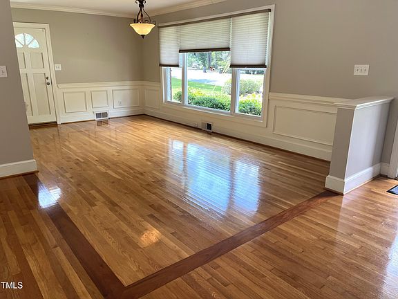 3rd image of 211 Hillcrest Dr