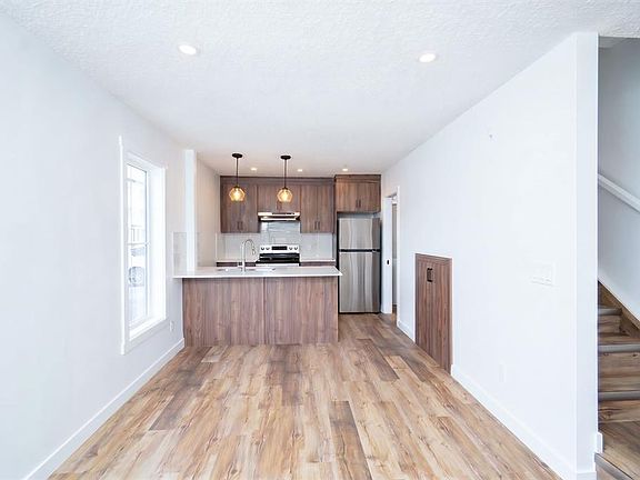 4th image of 156 S Park St #101