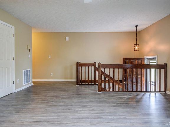 5th image of 304 Millwheel Ct