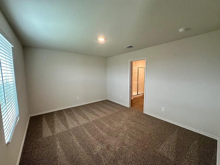 3520 Bridgeport Dr — Photo 7