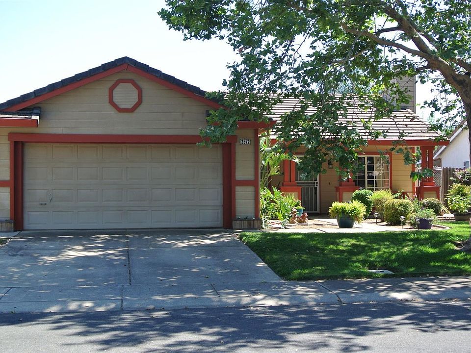 1st image of 2572 Drummond Dr