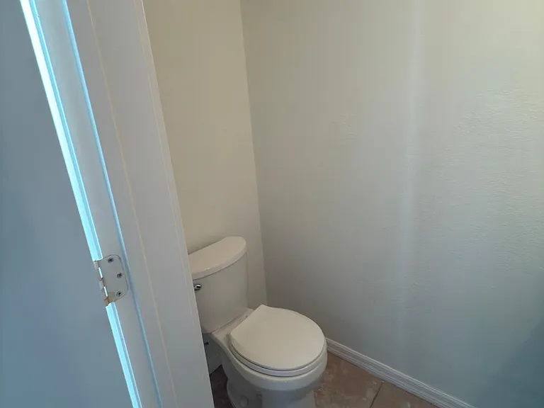 603 Bainbridge Dr — Photo 8
