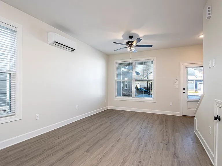 1 Bed 1.5 Bath Townhome in Rockwater Village - Downtown North Little Rock — Photo 9