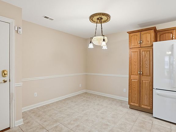 4th image of 9101 Kennedy Ave Unit 1-B