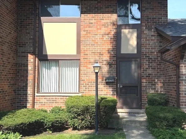 1S246 Stratford Ln, Villa Park, IL 60181