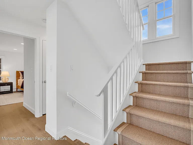 706 Morven Ter — Photo 29