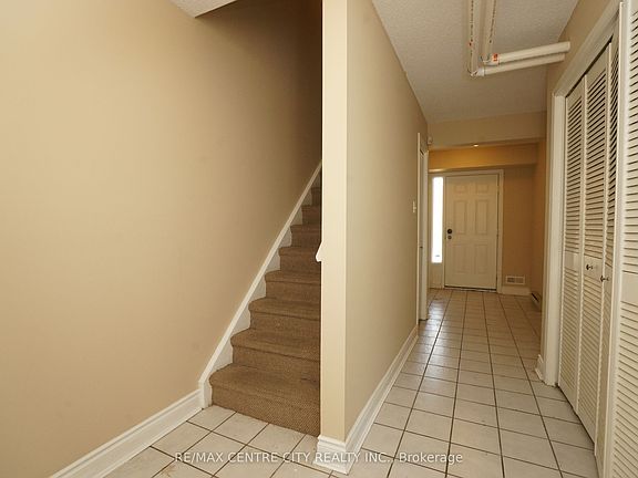 4th image of 1548 Richmond St #31