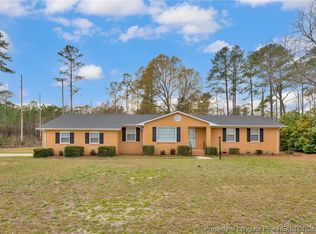 231 Dean Rd, Saint Pauls, NC 28384