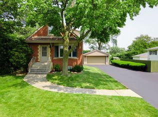 1337 Degener Ave, Elmhurst, IL 60126