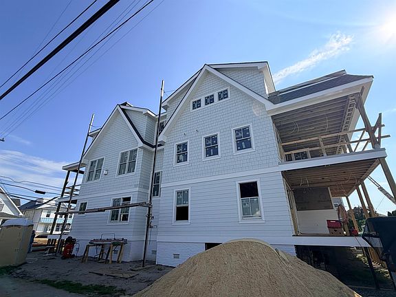 2nd image of 226 E 16th Ave