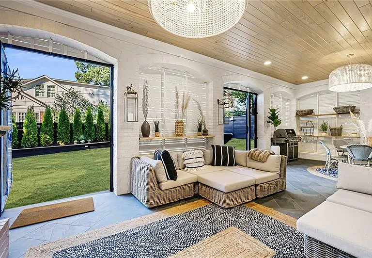538 Park Dr NE — Photo 26