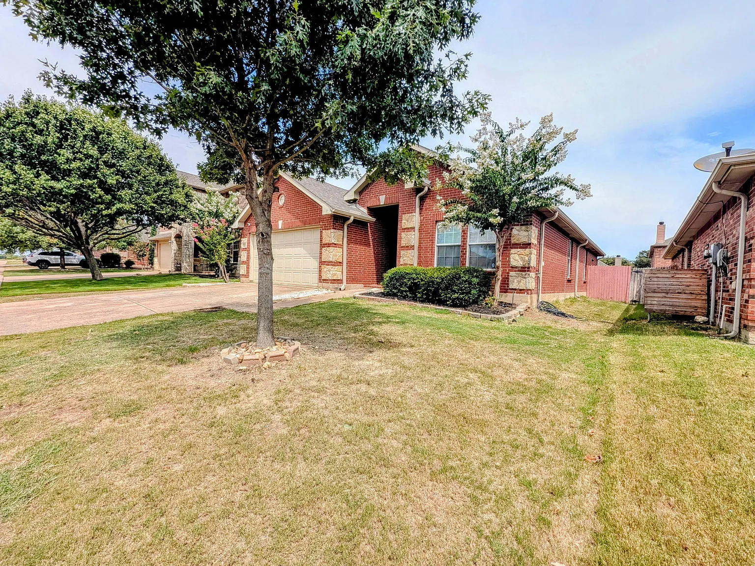 3 bed, 1647 sqft, $2,300 — Photo 2
