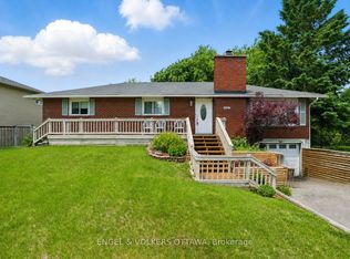 1427 Rosebella Ave, Ottawa, ON K1T 1E5