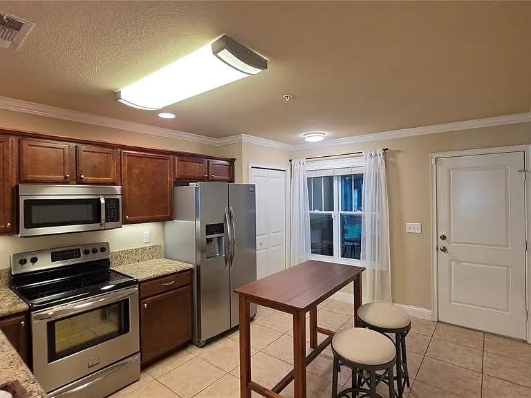 4639 SW 48th Dr #151 — Photo 3