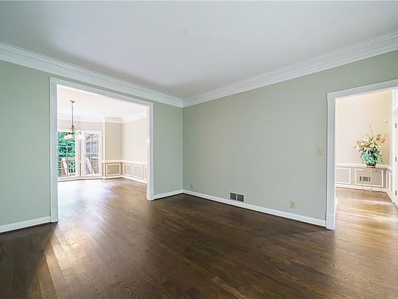 3rd image of 2885 Abbottswell Dr
