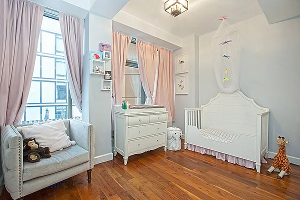 Sold by Modern Spaces | media 7