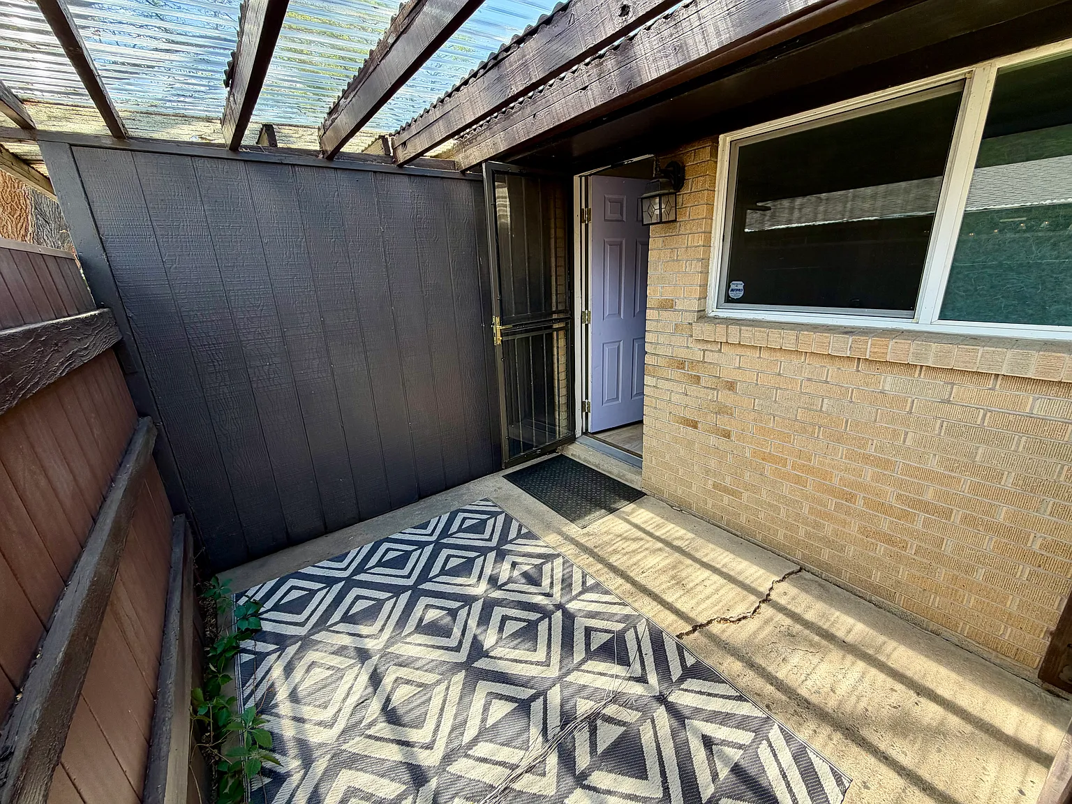 2 bed, 748 sqft, $1,650 — Photo 3