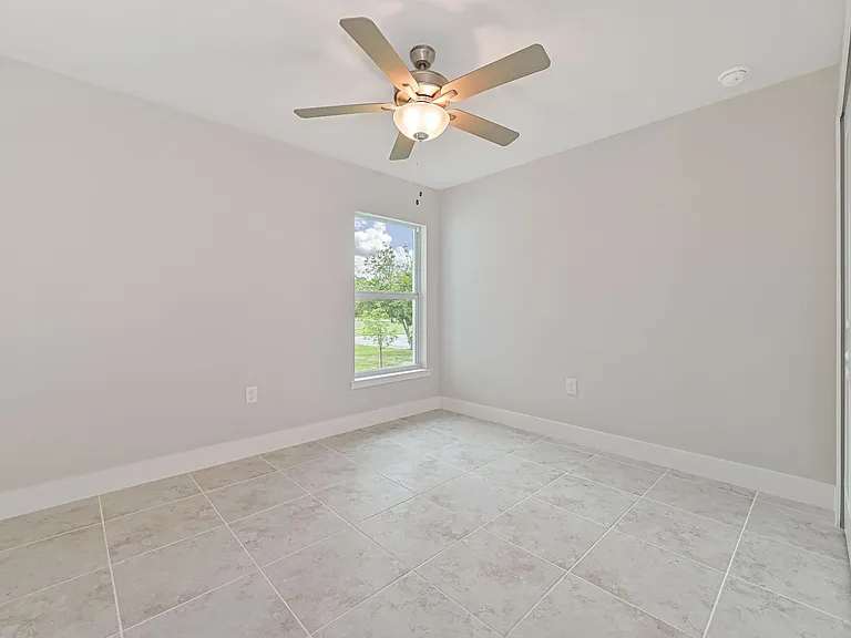 6076 Lacota Ave — Photo 13