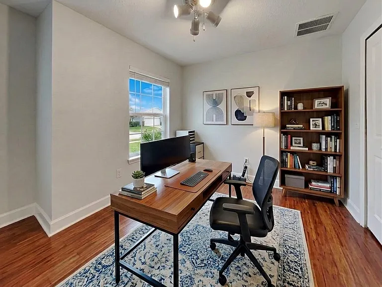 407 S Oregon Ave — Photo 5