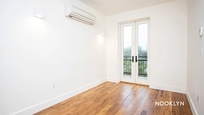 Rented by Nooklyn NYC LLC | media 72