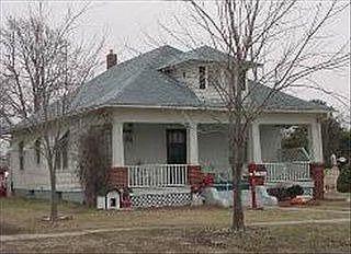 5th image of 570 Jefferson St
