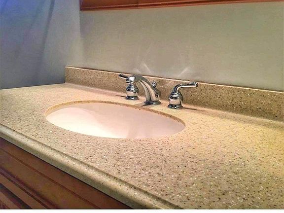3rd image of 6252 W Montrose Ave APT 1S