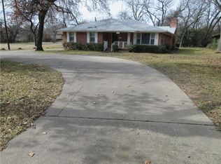 921 S Rogers Rd, Irving, TX 75060