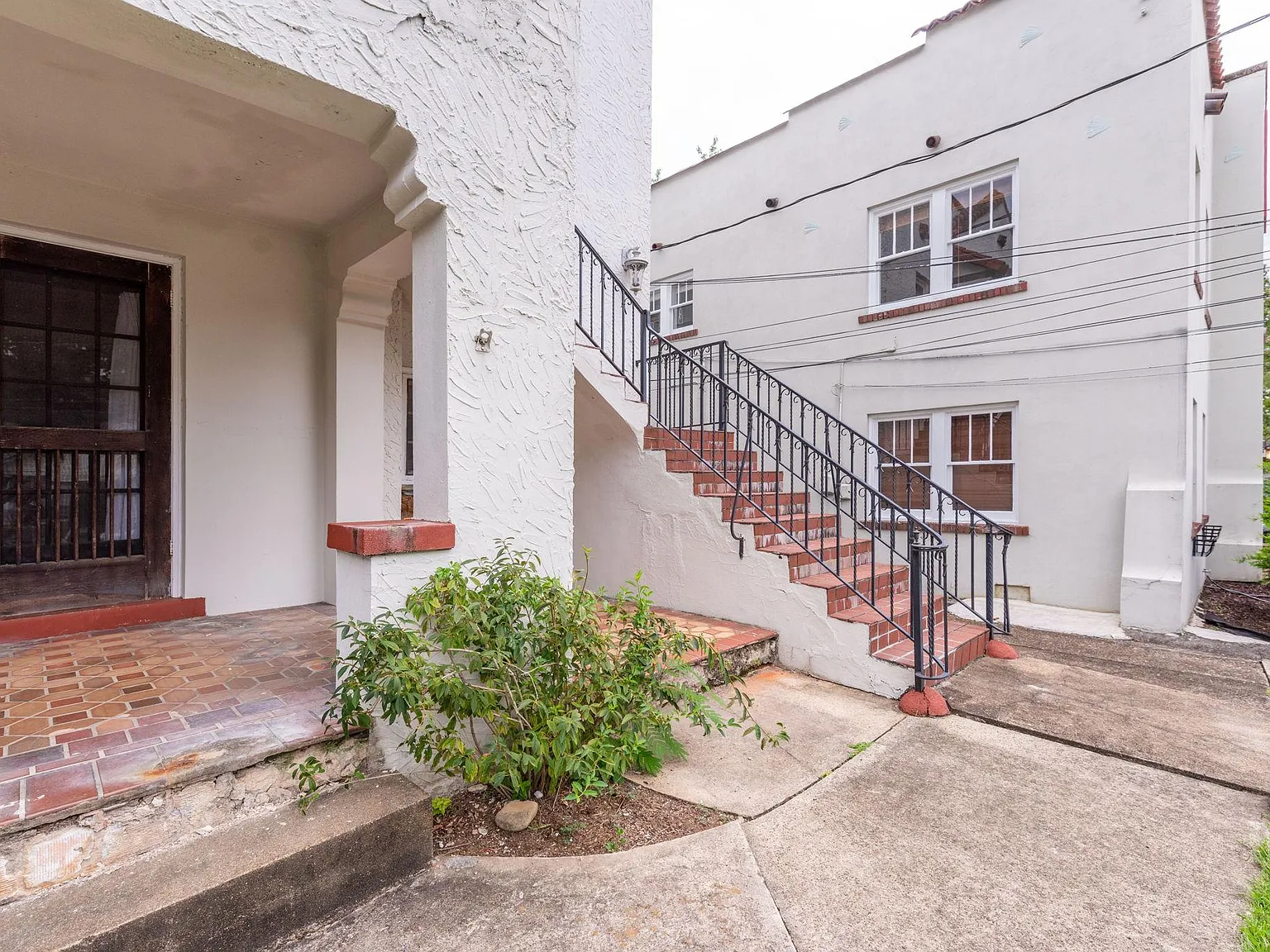 710 Forest Ave — Photo 4