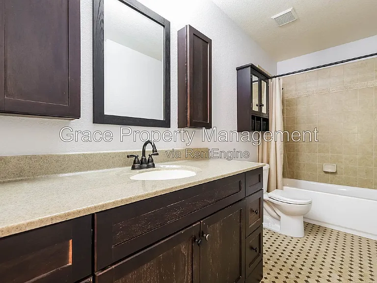 1144 E 12th Ct — Photo 20
