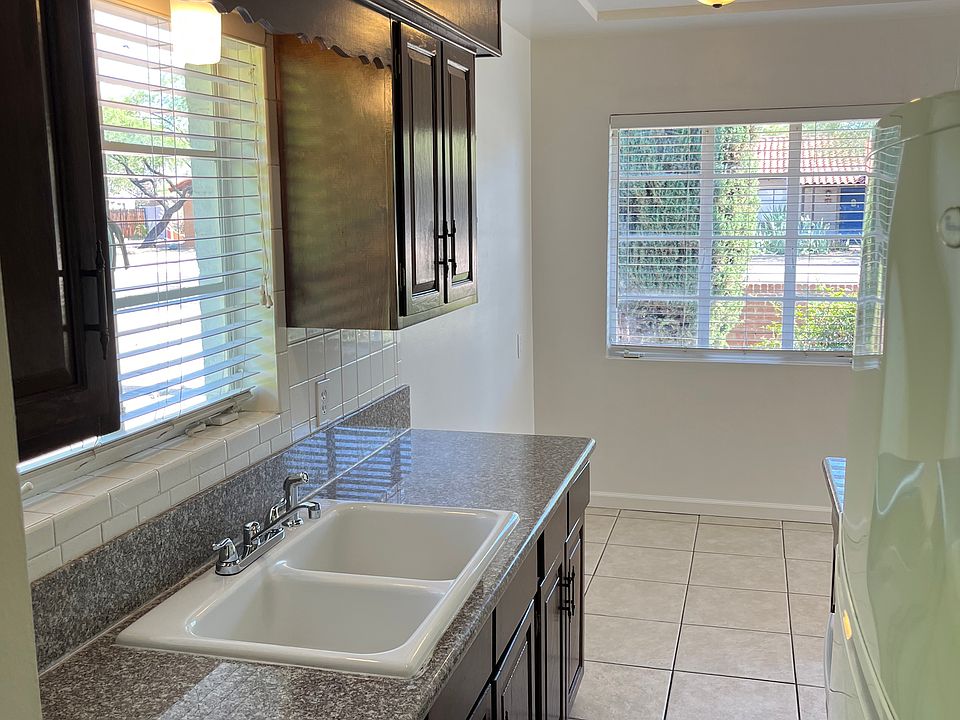1st image of 89 W Mariposa St APT 8