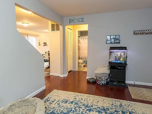 5th image of 54449 Maple Lane Ave