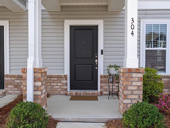 4th image of 304 Surfbird Rd