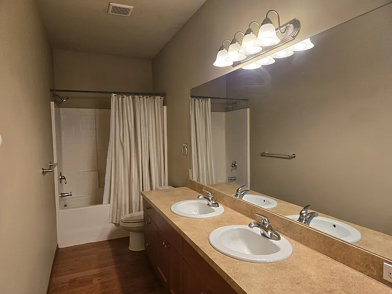 205 E Kristen Ave — Photo 11