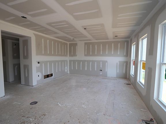 5th image of 908 Heimat Haus Dr